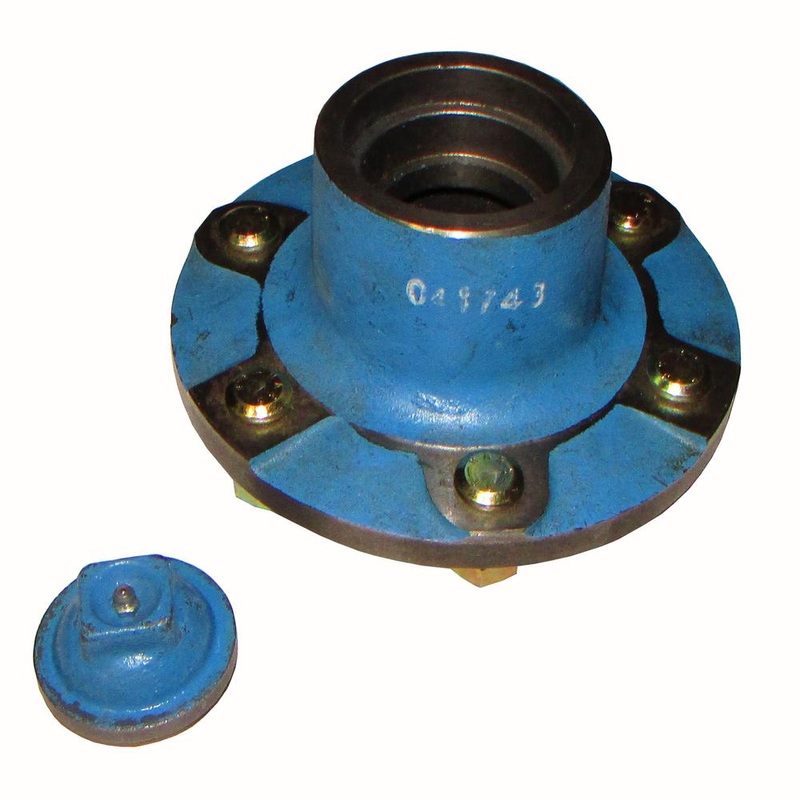 C9NN1104F Front Wheel Hub w/ Studs Fits Ford New Holland Tractors 2600 2910