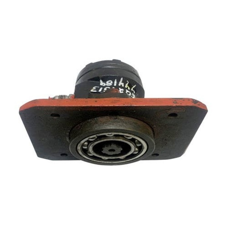 Used Hydraulic Drive Motor fits Gehl 3030 047357