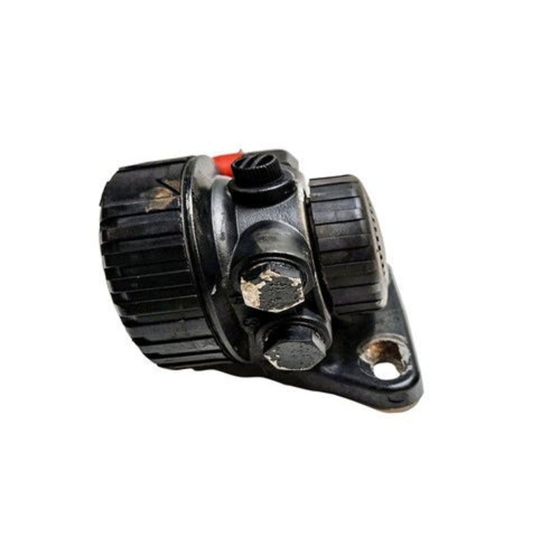 Used Fuel Filter Head fits John Deere 435 5310 6110 6120 6210 6310 6320 6400 6405 6410 6420 6520 6605 7210 7220 7320 7410 7420 7510 7520 7810 RE70358
