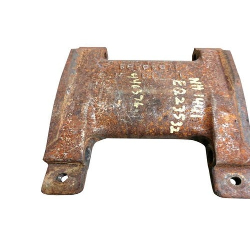 Used Cutterbar Spacer fits Case IH DCX131F DCX161 MD72 MD82 MD92 MDX71 MDX81 MDX91 TD102 RDX131 RDX161 RDX181 86506032 fits New Holland 86506032