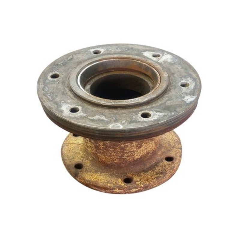 Used Hub fits New Holland L35 L775 L778 L779 196925