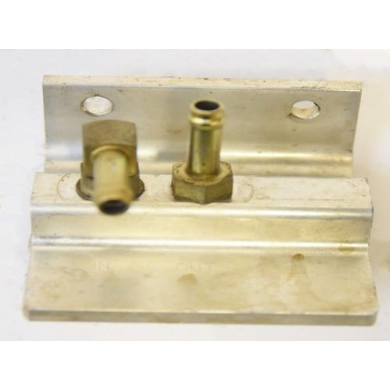 Used Fuel Filter Head fits New Holland L140 L150 L160 L170 L565 LS140 LS150 LS160 LS170 LX465 LX485 LX565 LX665 87042231 fits Case 410 420 87042231