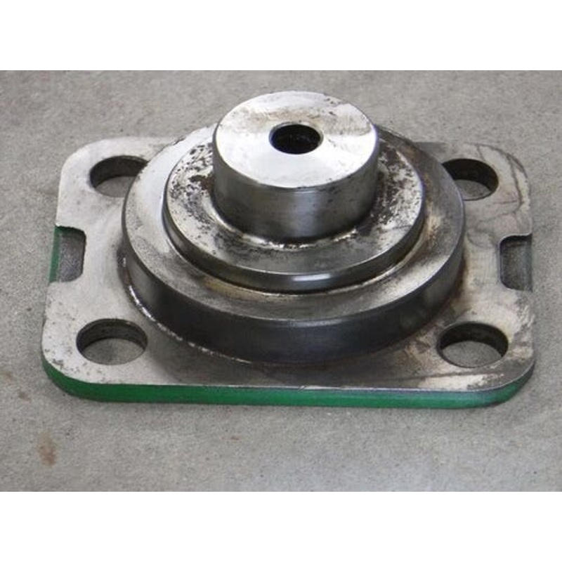 Used Kingpin fits John Deere 6170M 6170R 6175M 6175R 6190R 6195M 6195R 6210R 6215R 7220 7320 7330 Premium 7420 7430 Premium 7520 7530 Premium L218742