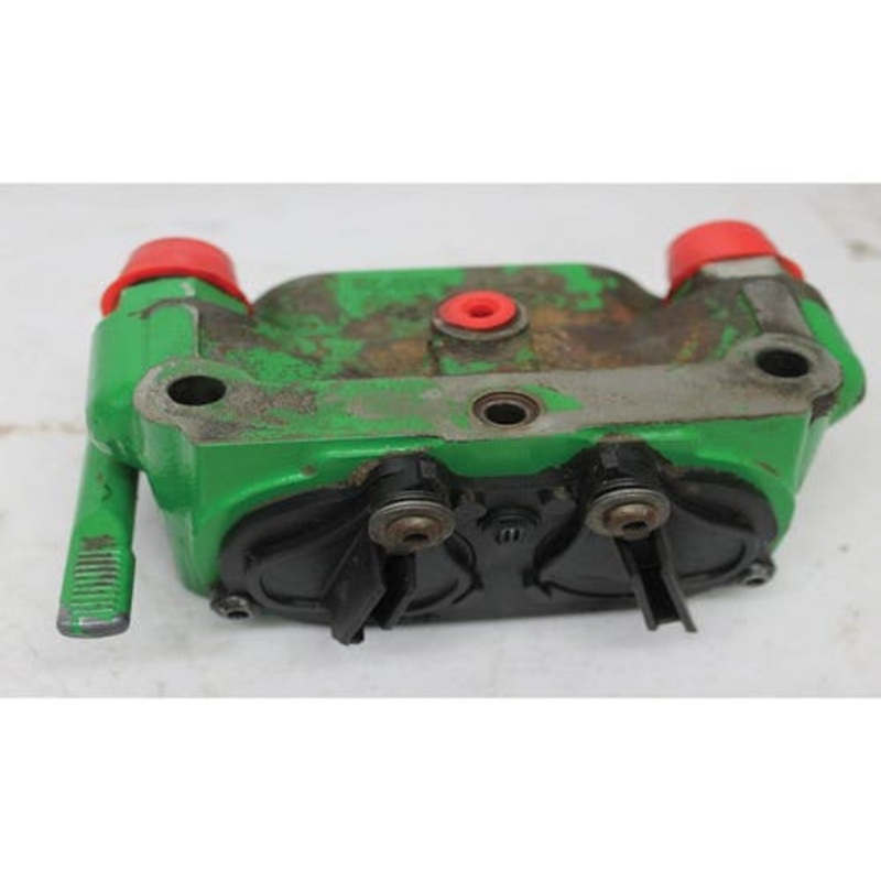 Used Hydraulic Breakaway Coupler Dual fits John Deere 7630 7720 7730 7820 7830 7920 7930 RE211863