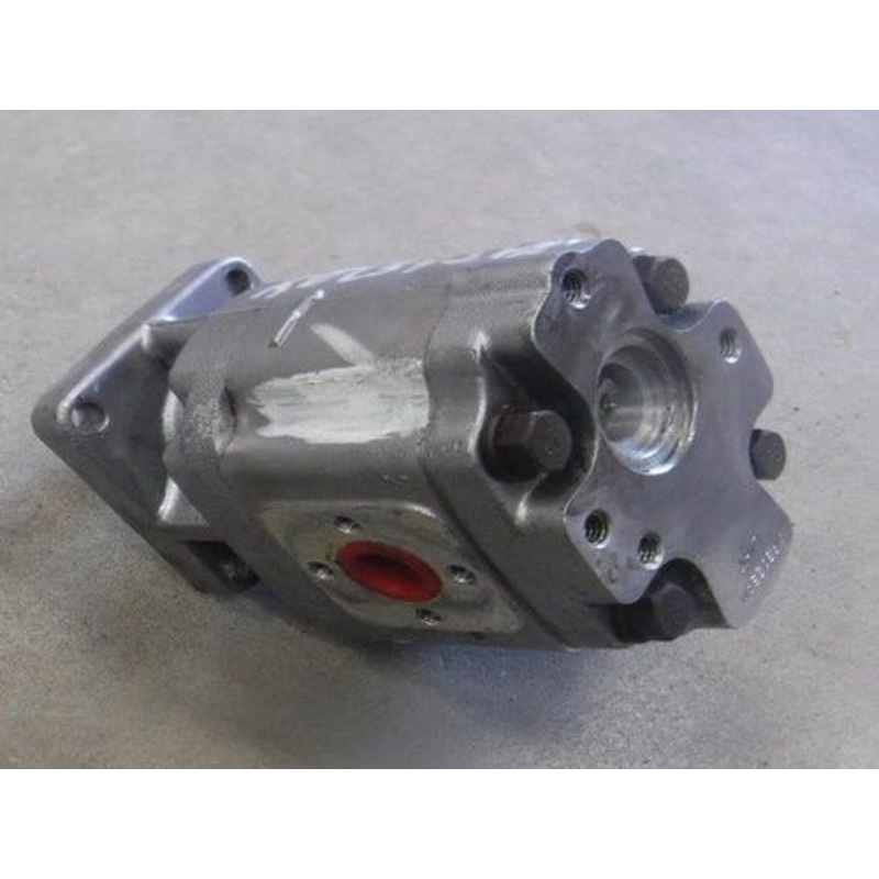 Used Oil Pump fits Kubota L345 35340-45110 1P3028AM