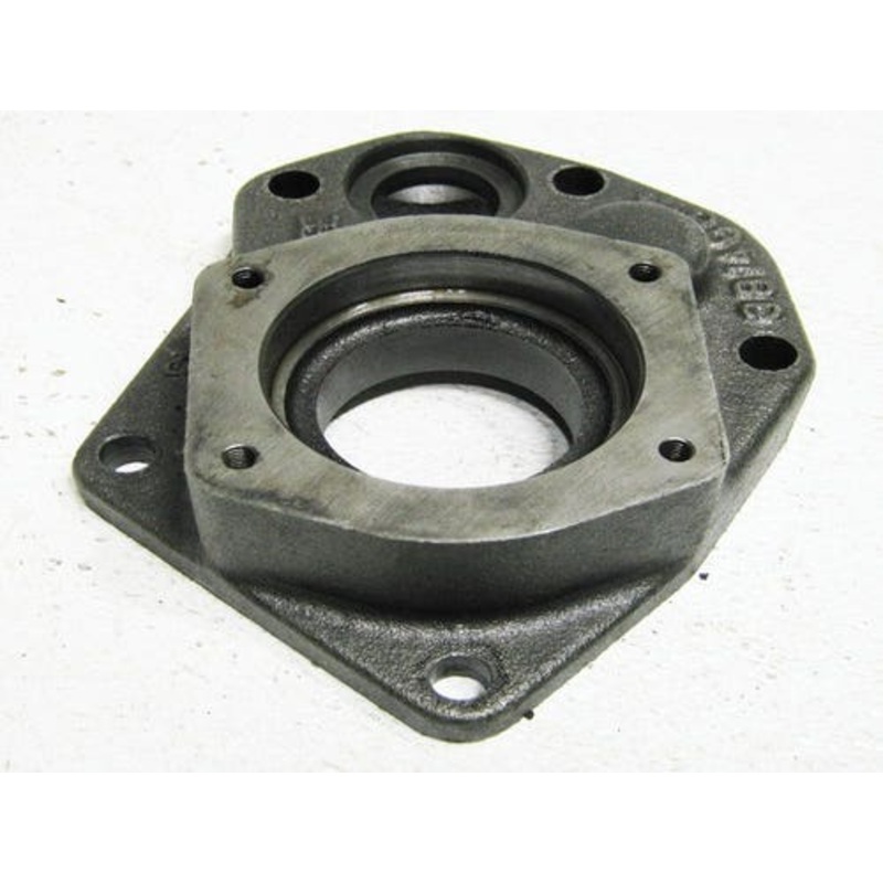 Used Pump Housing fits International 544 656 706 756 766 806 826 856 886 966 986 1026 1066 1086 1206 1256 1456 1466 1468 Hydro 186 1486 381498R1