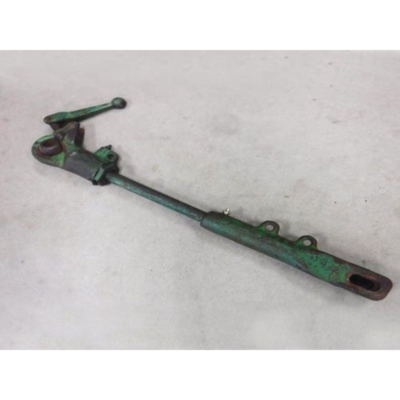 Used Adjustable Lift Link Assembly fits John Deere 820 1020 2020 2030 2040 2155 2240 2350 2355 2440 2550 2555 2630 2640 2750 2755 2940 2950 AR44551
