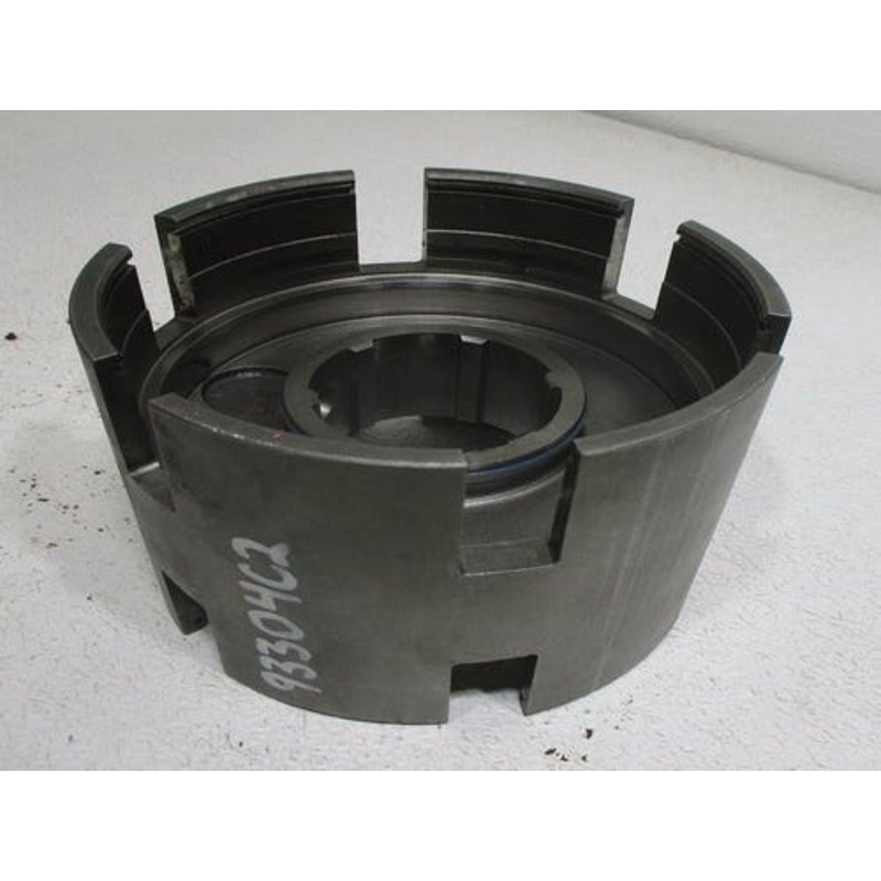 Used Clutch Carrier fits Case IH MX180 MX200 MX220 7110 7120 7130 7140 7150 7210 7220 7230 7240 7250 8910 8920 8930 8940 8950 MX210 MX230 87581466