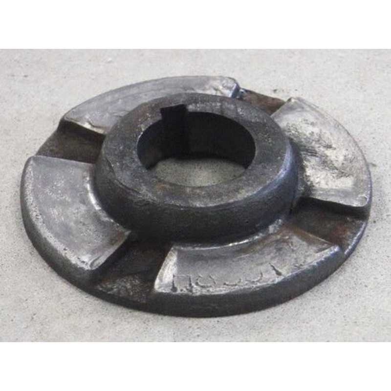 Used Hub - Lower Tailings Auger fits John Deere CTS 4400 6600 6620 6622 7700 7720 8820 9400 9410 9450 9500 9510 9550 9560 9600 9610 9650 9660 H85015
