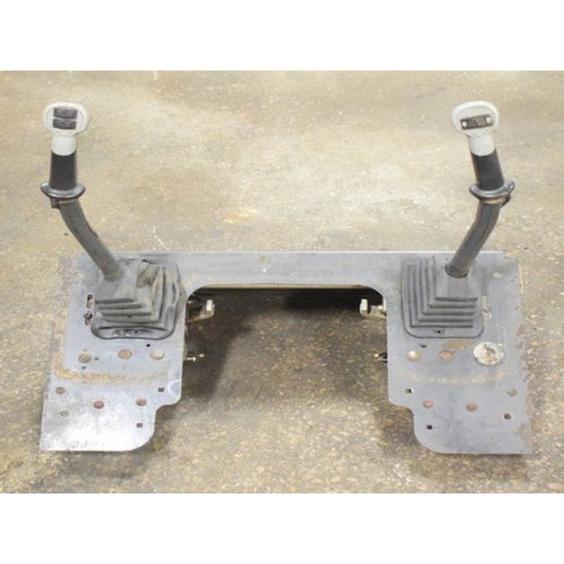 Used Hand Control Assembly fits New Holland C227 C232 C238 L218 L220 L221 L223 L225 L230 fits Case TR270 84392252 84201279 84201282 47551499 47551496