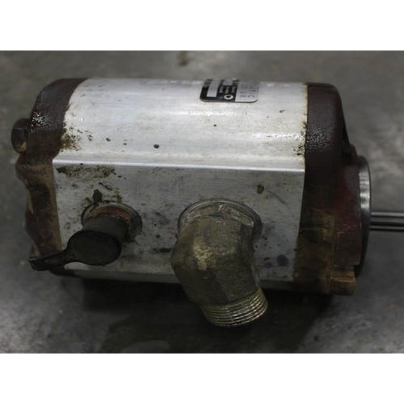 Used Hydraulic Axle Lube Pump - Dynamatic fits John Deere 9320T 9420T 9520T 9620T 9300T 9400T 9430T 9530T 9630T RE168168