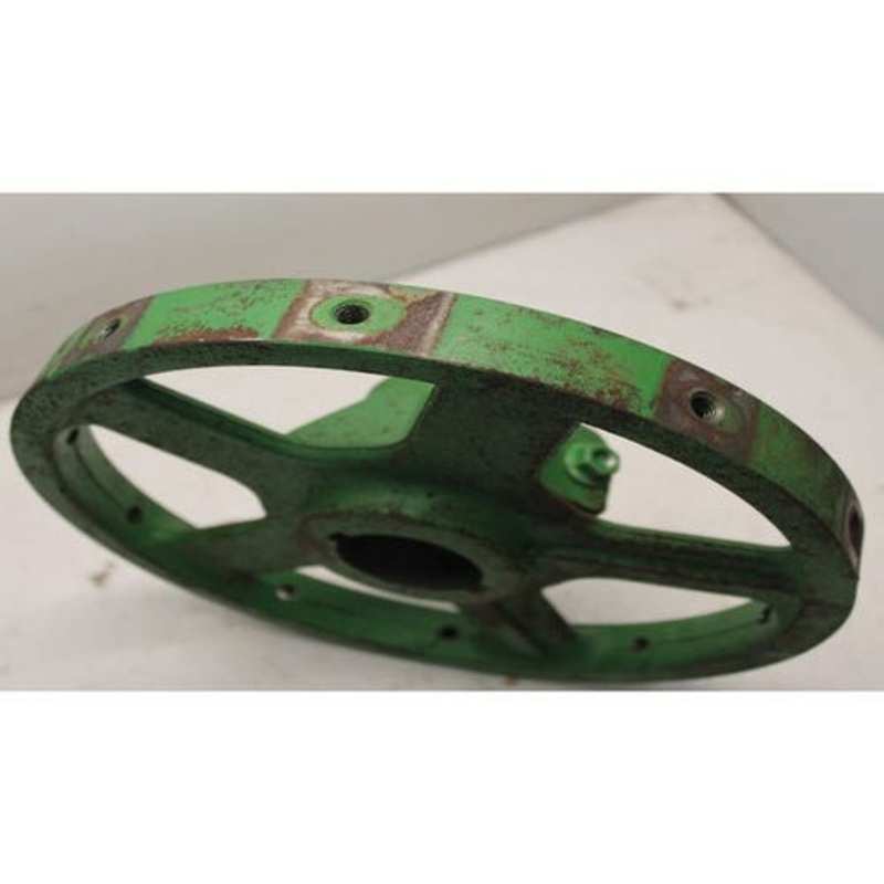 Used Accelerator Roller Hub fits John Deere 9750 STS 9760 STS 9770 STS 9860 STS 9870 STS S550 S660 S670 S680 S690 S670HM S680HM S690HM S650 H163612