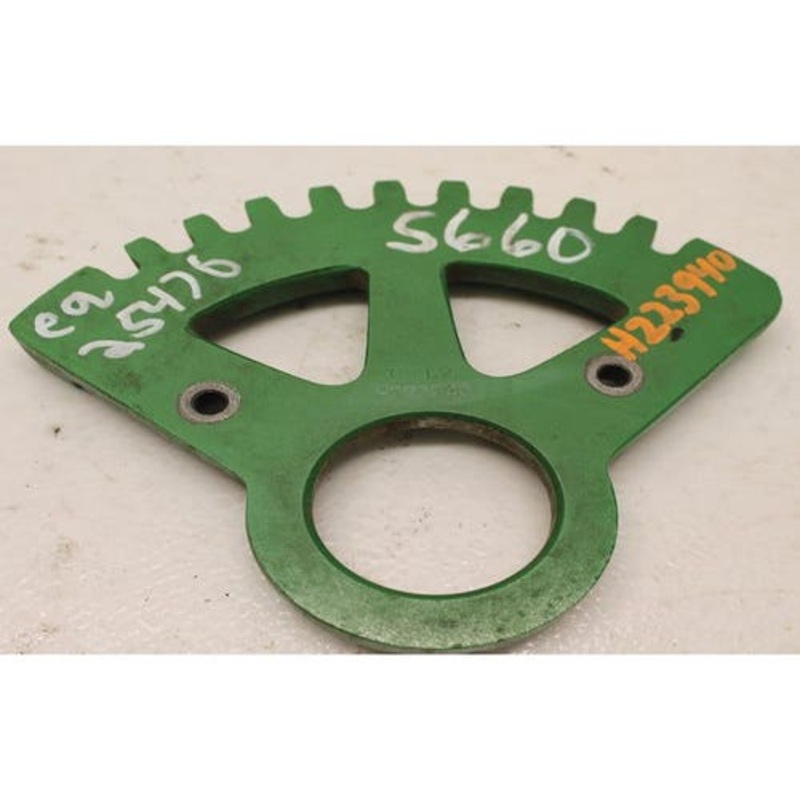 Used Concave Adjustment Gear fits John Deere 9670 STS 9760 STS 9770 STS 9860 STS 9870 STS S660 S670 S680 S690 S670HM S680HM S690HM S650 H223940