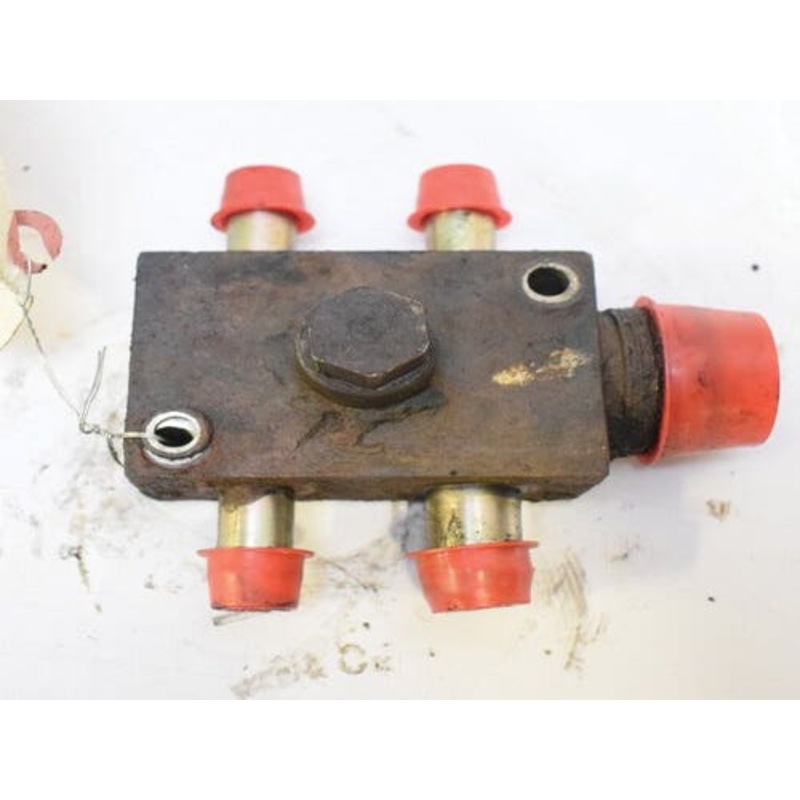 Used Hydraulic Oil Return Manifold fits Case 410 420 420CT 430 435 440 440CT 445 445CT 450 450CT 465 450 87437351
