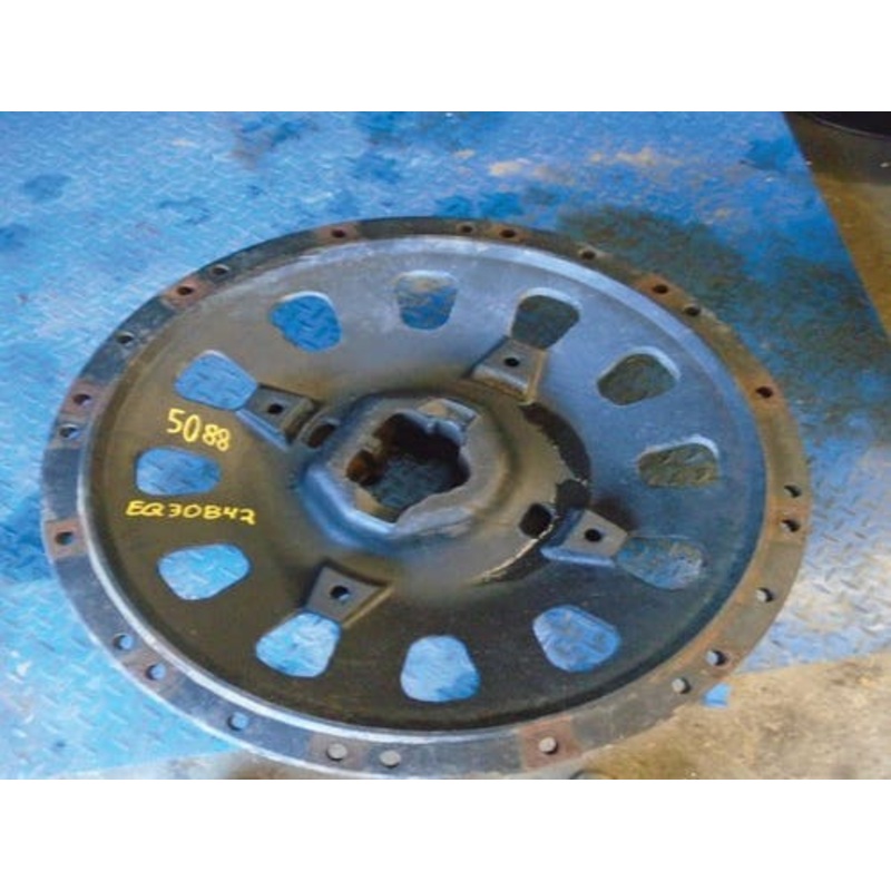Used Rear Wheel Center Cast Plate fits International 5088 5288 5488 137743C1 137743C2