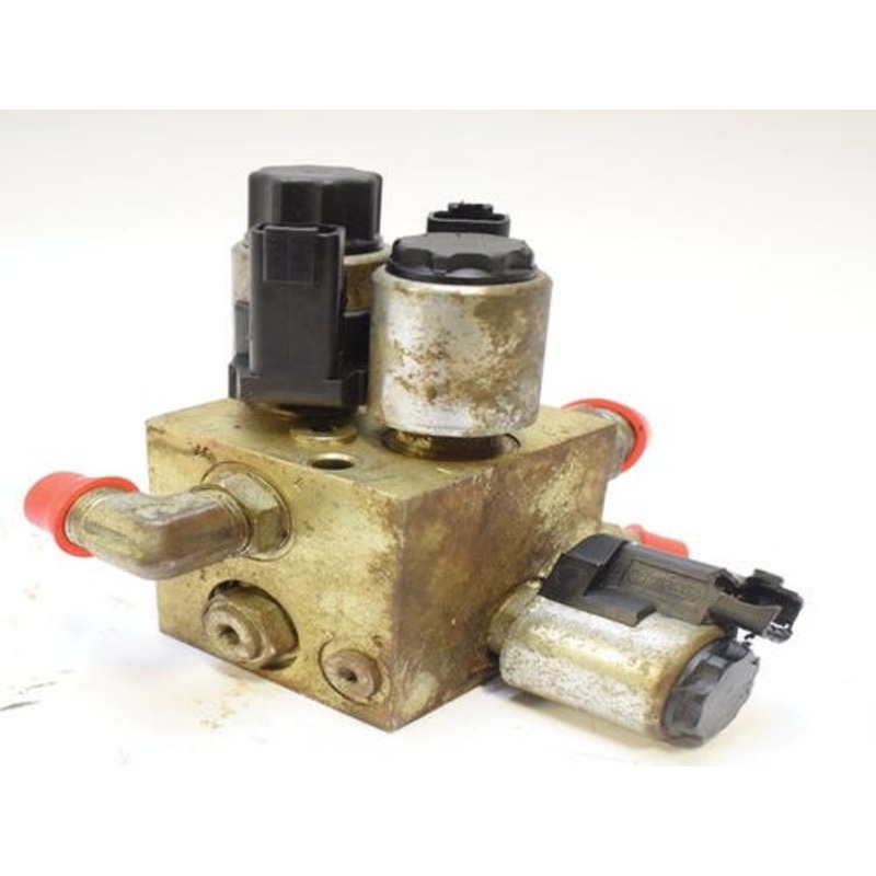 Used Hydraulic Manifold-Hydraglide fits Gehl R220 R260 RT165 RT175 RT185 RT210 RT250 V400 4640 4640E 4840 4840E 5640 5640E 6640 7610 7710 7810 184363