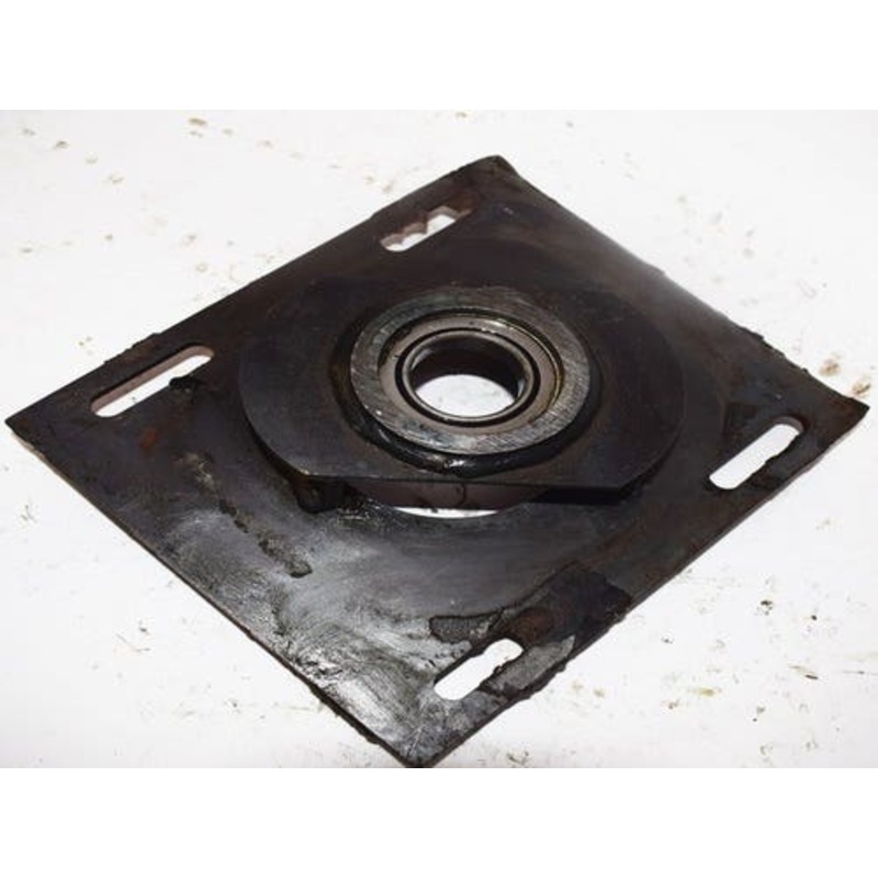 Used Motor Mount RH fits Gehl SL3725 3725 SL3825 3825 113968
