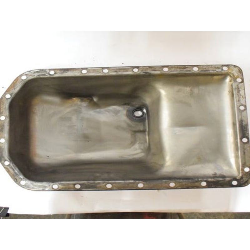 Used Oil Pan fits John Deere 5045D 5045E 5055D 5055E 5065E 5075E 5103 5200 5203 5210 5220 5300 5303 5310 5310N 5320 5320N 5400 5400N 5403 8875 RE61534