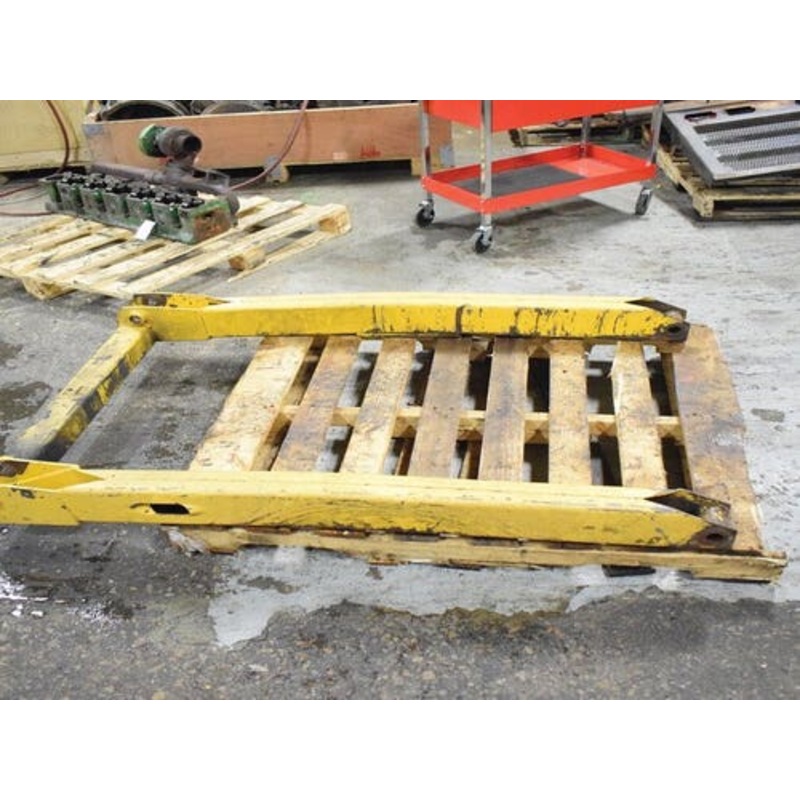 Used Boom Link. Lower fits John Deere 675B MG9802086 MG9846019 fits New Holland L553 L555 9802086 9846019
