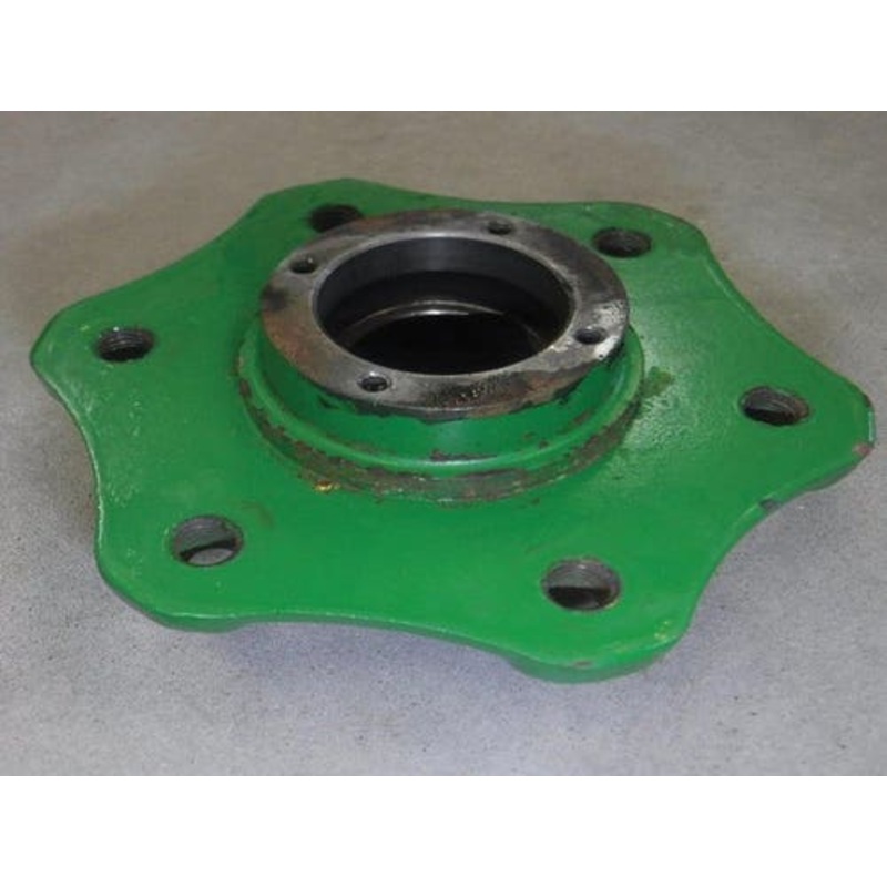 Used Front Wheel Hub fits John Deere 670 770 790 3005 670 770 790 M802816