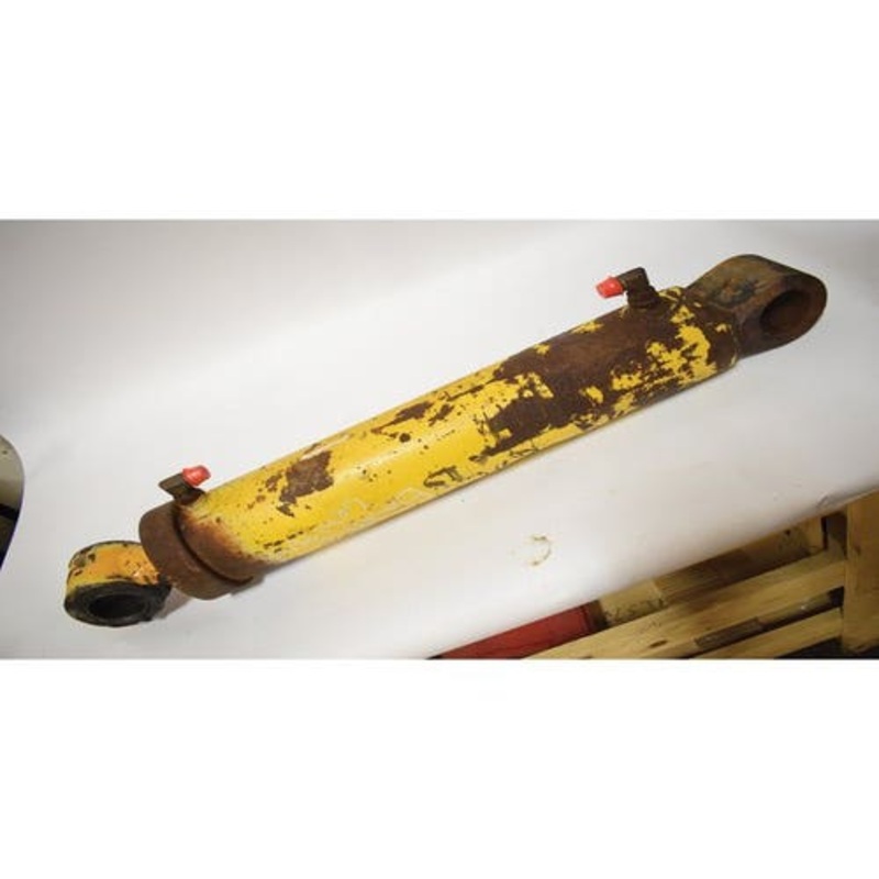 Used Hydraulic Boom Cylinder fits Gehl 7610 7710 7810 140769