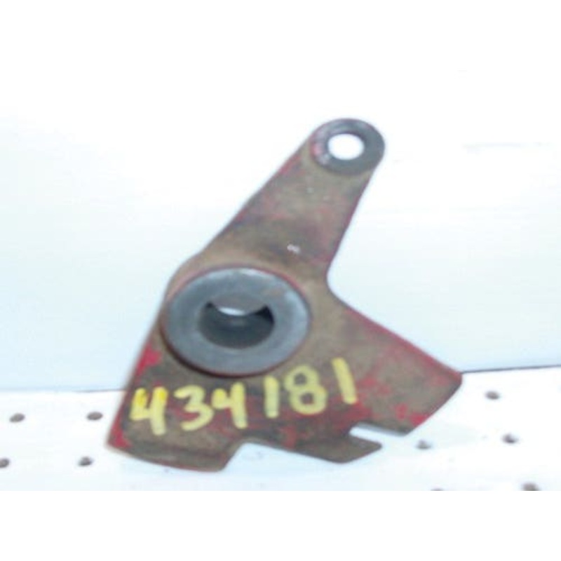 Used Neutral Lock Plate fits International Hydro 100 756 766 826 856 966 1066 1256 1456 1466 1468 1566 1568 2756 2826 2856 21456 fits Case IH 527900R1