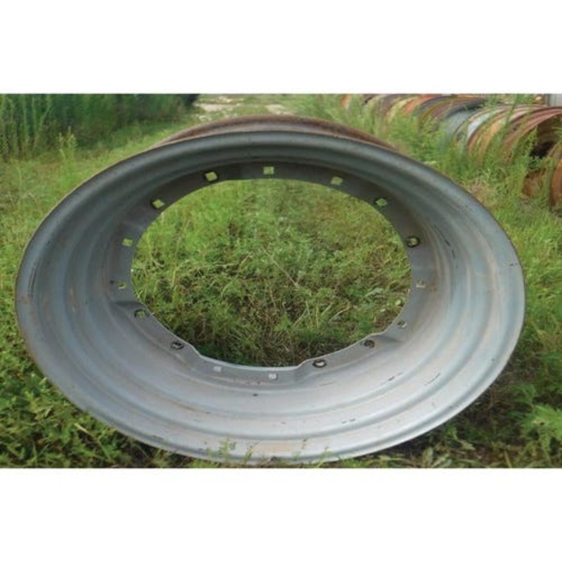 Used 15"x 30" 8 Bolt MFWD Waffle Front Rim fits Case IH MX200 8910 8920 8930 8940 8950 188341A1 fits Massey Ferguson fits White fits AGCO 72508987