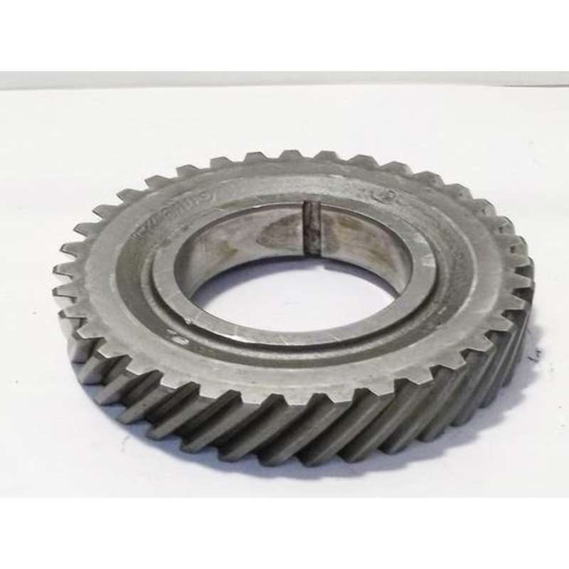 Used Countershaft Gear fits John Deere 4040 4240 4320 4430 4440 R46115