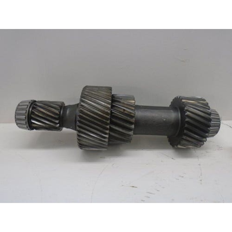 Used Countershaft W/Gear fits John Deere 8450 8650 8440 8640 R61818 R62884