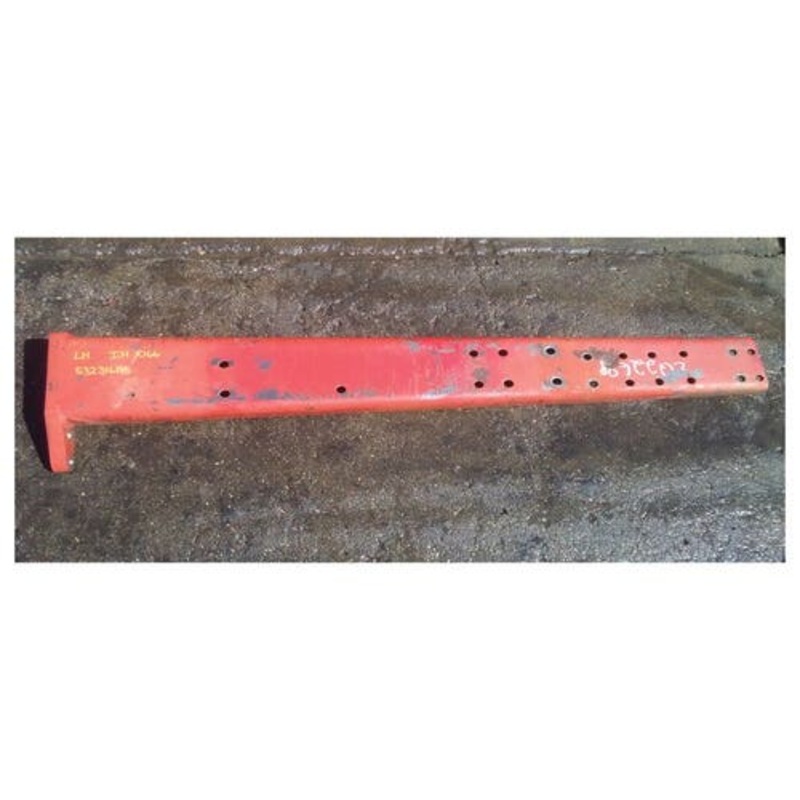 Used Front Rail - Left Hand fits International Hydro 100 Hydro 186 766 966 986 1066 1086 1466 1486 1566 1586 886 532316R5 532316R7 532316R
