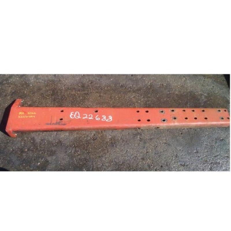 Used Front Rail - Right Hand fits International Hydro 100 Hydro 186 766 886 966 986 1066 1086 1466 1486 1566 1586 532317R4 532317R1 532317R2 532317R