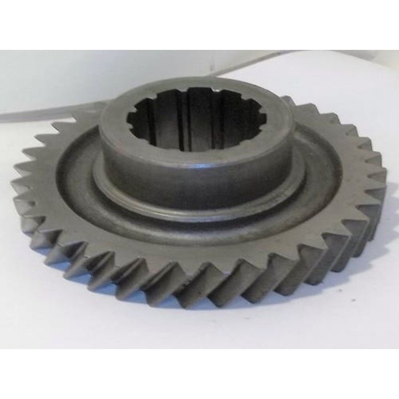 Used Input Shaft Gear fits John Deere 7600 7700 7800 7610 7210R 7215R 7230R 7430 Premium 7530 Premium 7630 7710 7720 7730 7810 7820 7830 7930 R119982