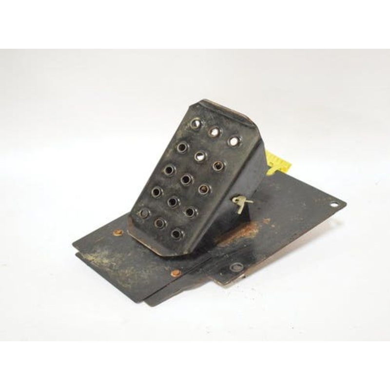 Used Pedal Bracket Assembly - RH fits John Deere 318D 319D 320D 323D 318E 319E 320E 323E 324E AT395399