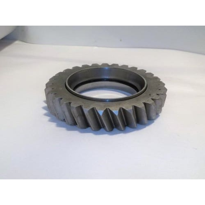 Used PTO Idler Gear fits John Deere 4040 4240 4440 R64027