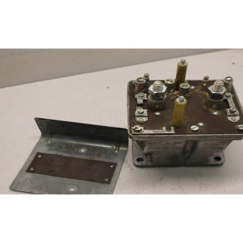 Used Reverse Volt Swap Relay fits Case IH STX280 STX330 STX380 STX430 STX480 STX530 STX375 STX425 STX450 STX500 fits New Holland CR960 T9020 TJ280
