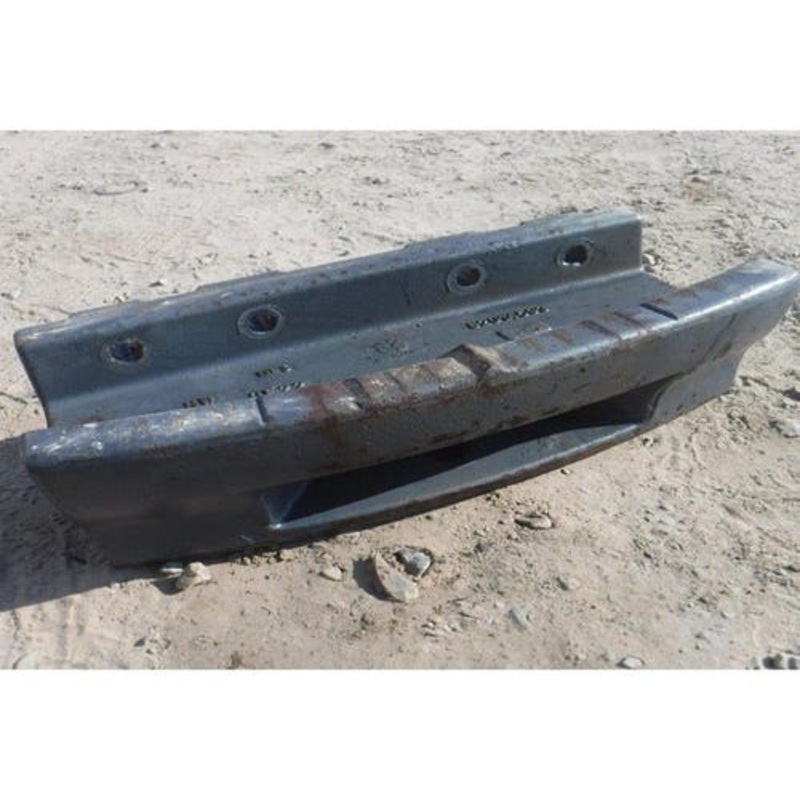 Used Weight Bracket fits New Holland TM115 TM125 TM135 TM150 TM165 TS90 TS100 TS110 TS115 TV140 8160 8260 8360 8560 fits Ford 8160 8260 8360 8560
