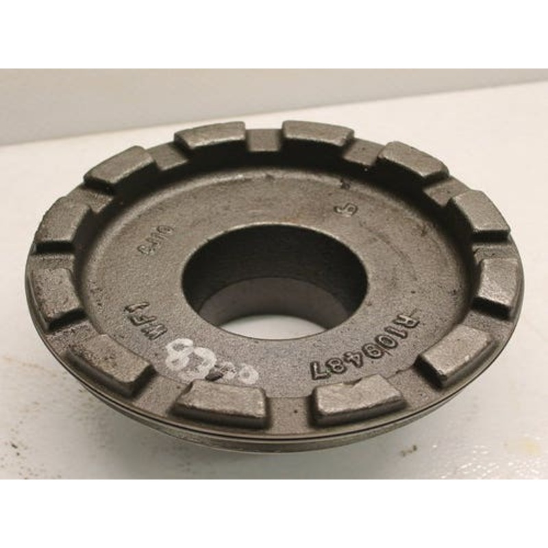 Used Differential Bearing Housing w/o Bearing fits John Deere 8100 8110 8200 8210 8300 8310 8400 8410 8430 9100 9120 9200 9300 9320 9400 9520 RE64806