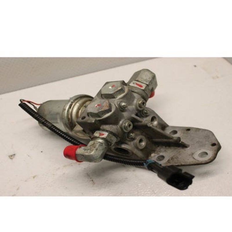 Used Fuel Pump fits Case IH 7120 7130 7140 7230 8120 8230 9120 9230 87676818