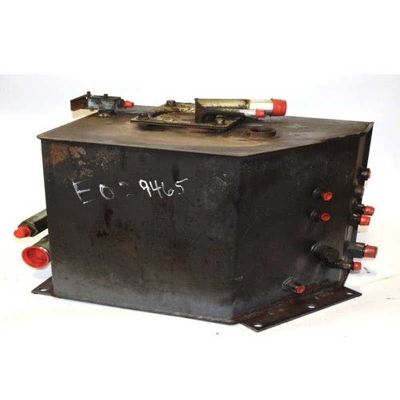 Used Hydraulic Reservoir fits Kubota SVL90-2 VO621-65113