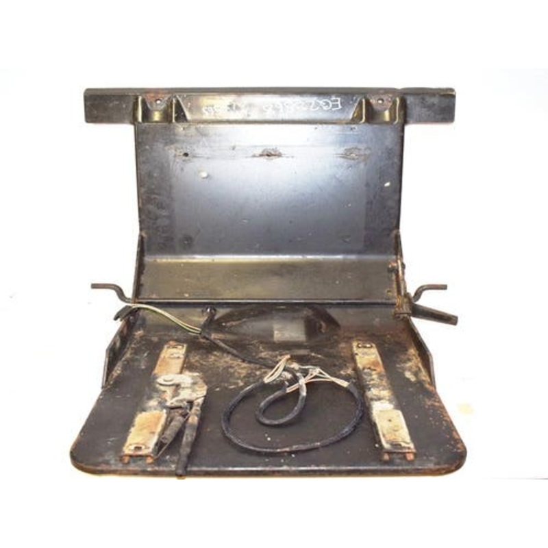 Used Seat Support fits New Holland L565 L865 LX465 LX485 LX565 LX665 LX865 LX885 LX985 86591397 9822496