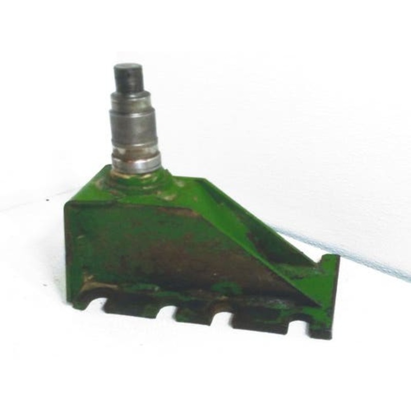 Used Spindle fits John Deere 430 435 530 535 572 582 592 545 550 430 435 550 AE45370