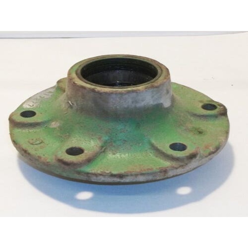 Used Wheel Hub fits John Deere BWF 55 70 950 1350 1450 2350 2450 2500 4200 4230 4240 4250 4260 4600 4620 4640 4650 4680 8350 8450 71 7100 70 AA22086