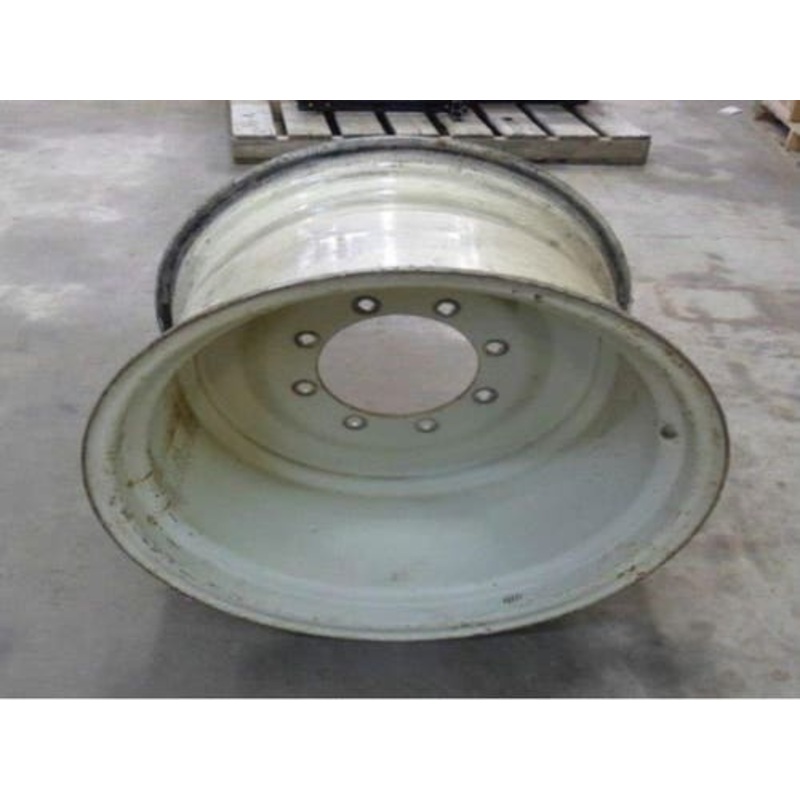 Used 20"x 26" 7.25" & 13.5" Offset 8 Bolt Rim fits International 1420 fits Case IH 1620 196437C1