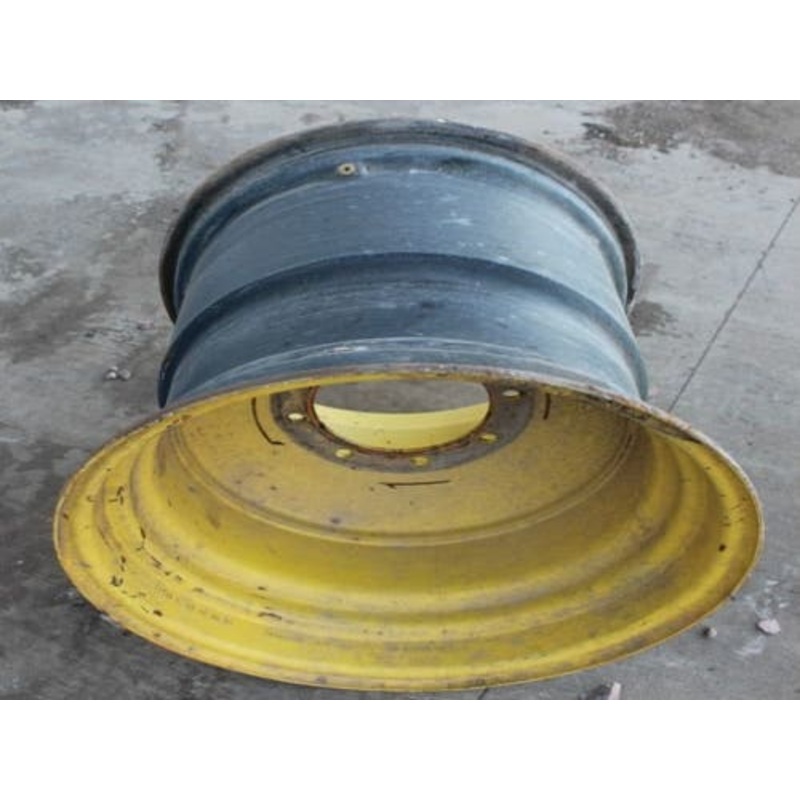 Used 25"x 26" 9.5" Offset 8 Bolt Rear Rim fits John Deere 9450 9550 9560 9650 9660 9760 STS 9770 STS 9860 STS 9870 STS S660 S670 S680 S690 AH202466