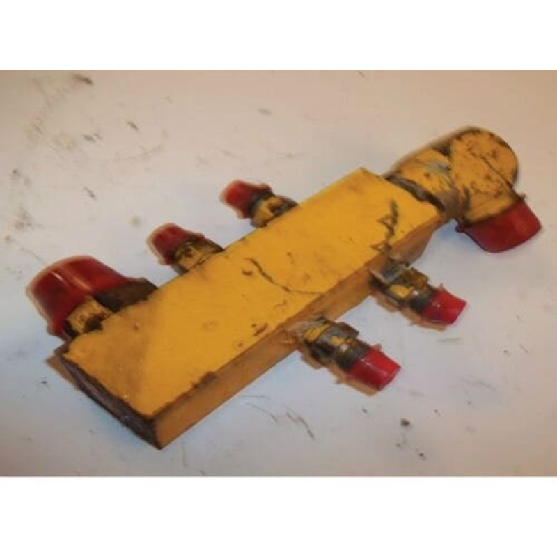 Used Hydraulic Manifold fits Case 1500 1526 1530 1537 1700 1737 1740 1530B T40134