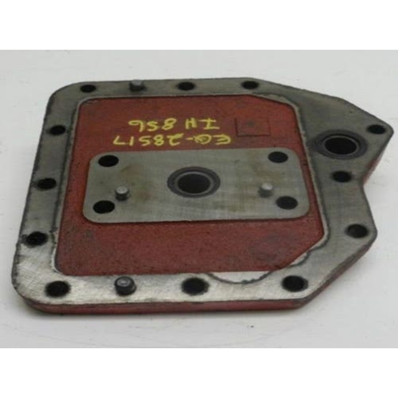 Used Hydraulic Pump Cover fits International 706 756 806 826 856 1026 1206 1256 1456 2706 2756 2806 2826 2856 21026 21206 21256 21456 387348R1