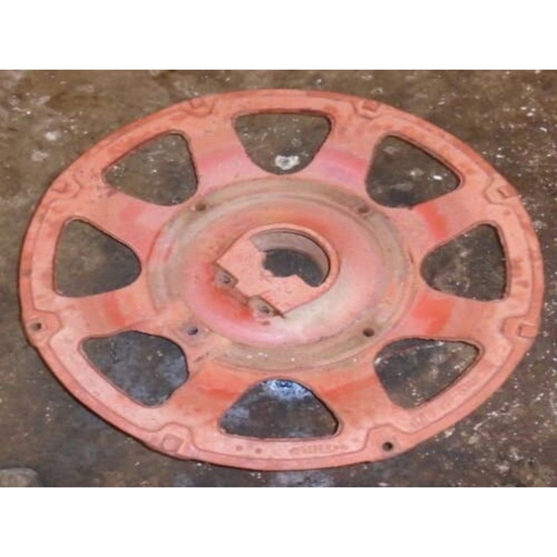 Used Wheel Center Cast Weight fits International 460 560 363014R52 363014R1 363014R5 363014R4