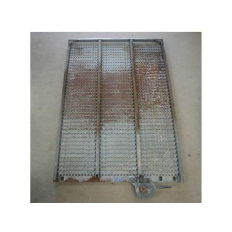 Used 1-1/8" Spaced Bottom Sieve RH fits John Deere T560 W540 W550 9410 9450 9510 9510 SH 9550 9550 SH 9560 9560 SH 9650 CTS 9660 CTS 9780 CTS AH172956