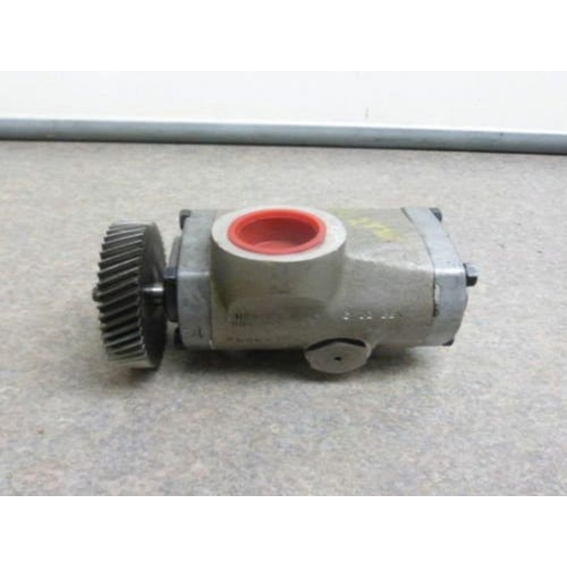 Used Hydraulic Charge Pump fits Massey Ferguson 1100 1130 504009M92 513424M91 20304-0AA0