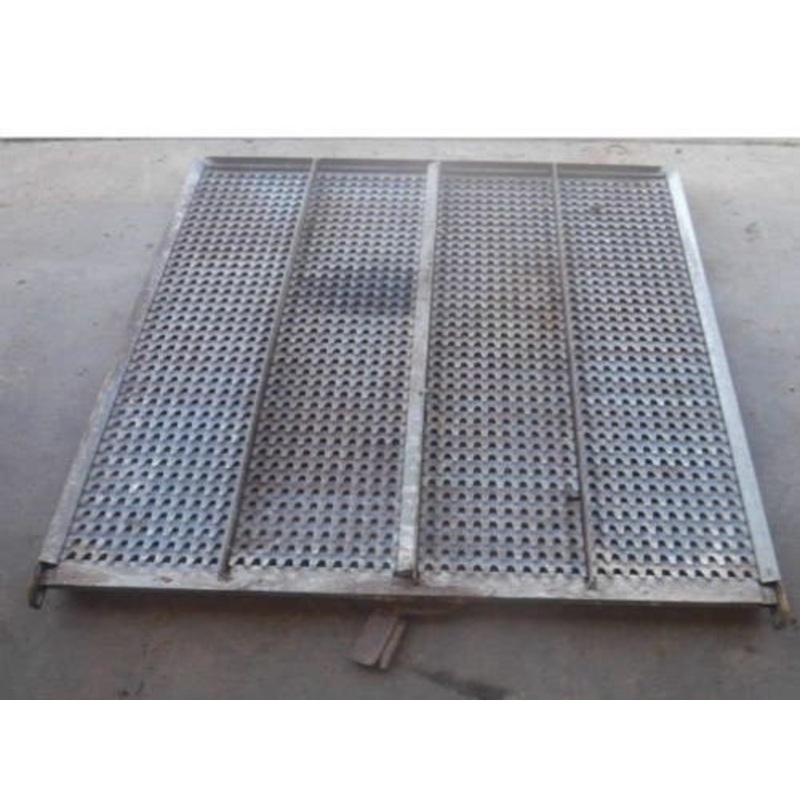 Used 1-1/8" Spaced Chaffer Sieve fits New Holland TR70 TR75 TR85 TR86 787965 249309